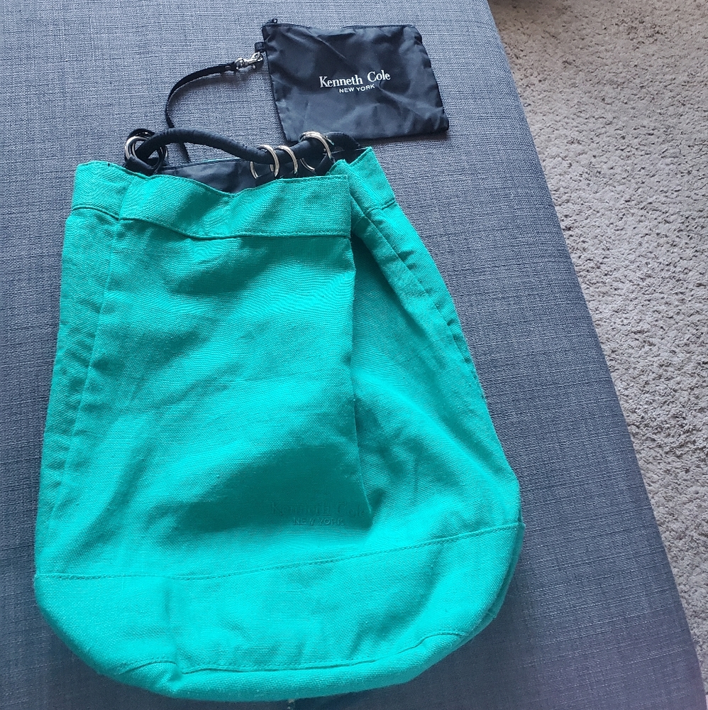 Kenneth Cole | reversibles teal and black bucket bag